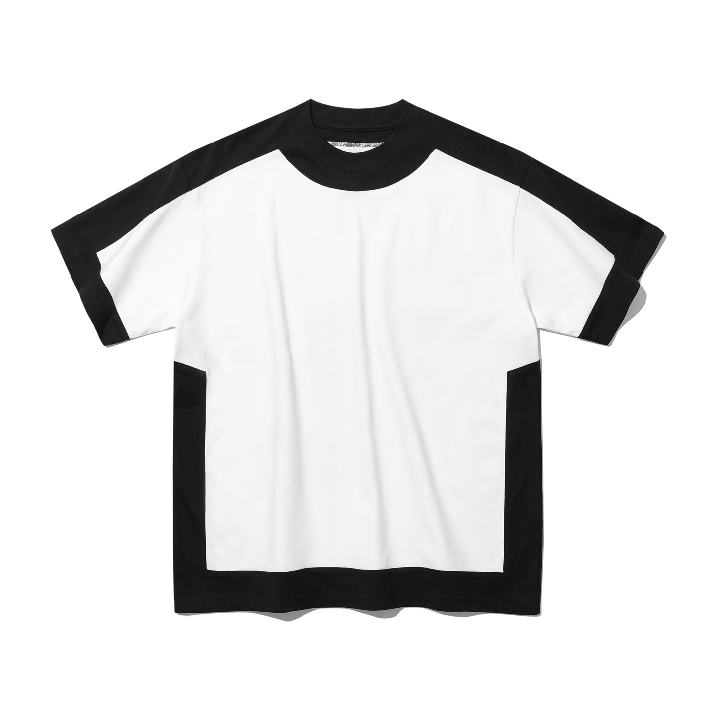 TWO TONE PATCHED SHORT SLEEVE T-SHIRT
