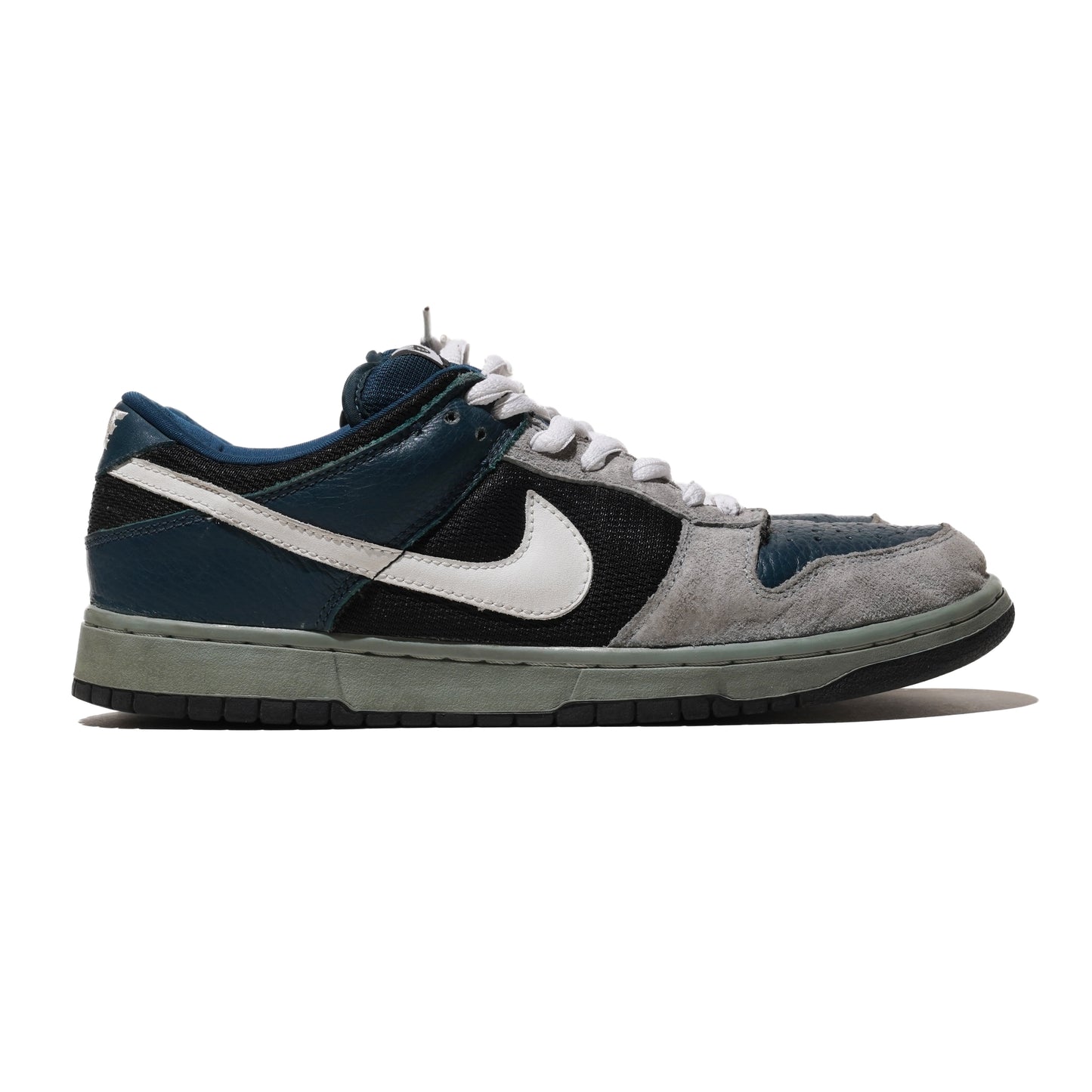 NIKE DUNK LOW PRO SB FUTURA