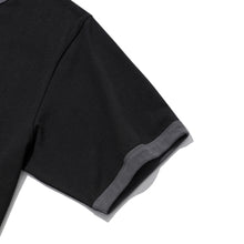 TWO TONE RIBBED COLLAR T-SHIRT