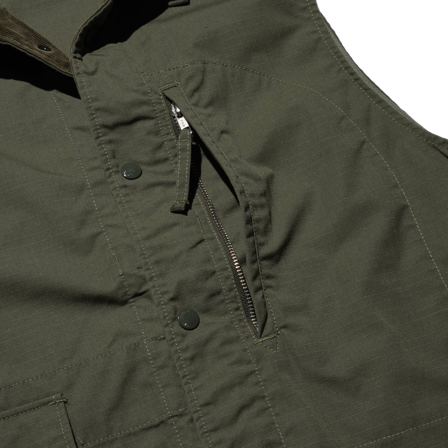 ENGINEERED GARMENTS SIDE POCKET FIELD VEST (OLIVE)