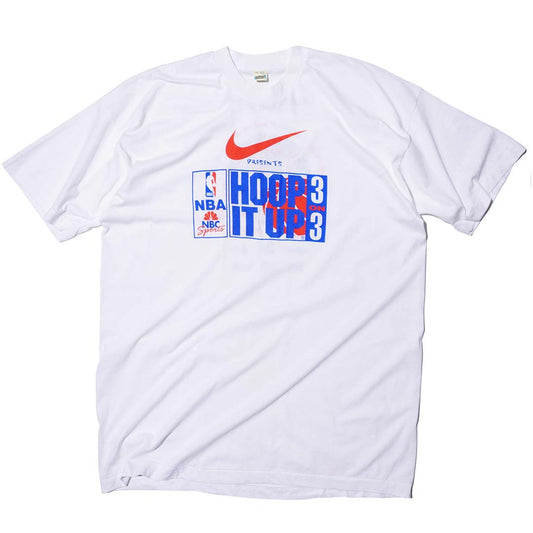 NIKE 90s WORLD TOUR HOOP IT UP 3 ON 3 T-SHIRT